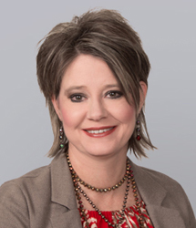 Kelly Hays headshot